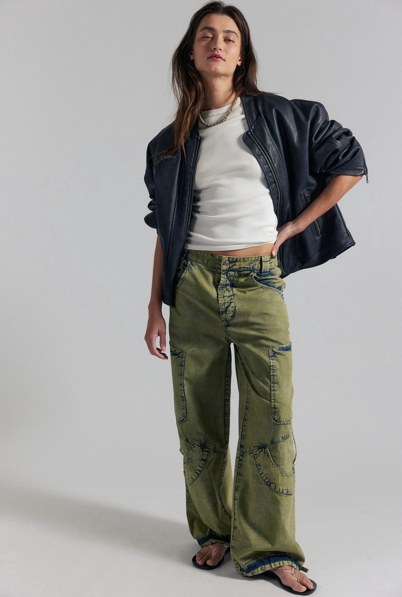 Juniper Slouchy Cargo Pantos Green