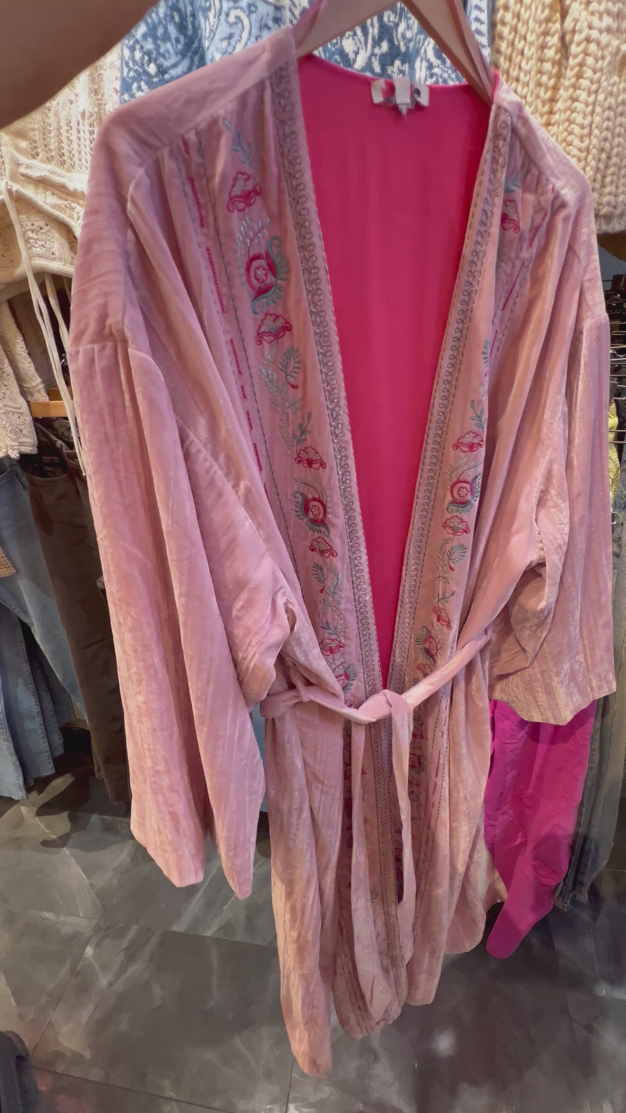 Yövaatteet Velvet Kimono